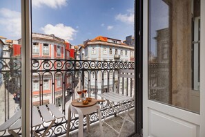 Comfort Studio, City View | Interior - Ribeira Apartments Flores (Porto)