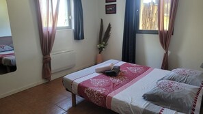 2 bedrooms, iron/ironing board, WiFi, bed sheets