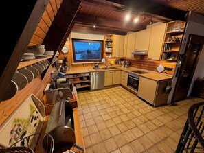 Fridge, oven, stovetop, dishwasher - Cozy vacation home close to the beach (schwedeneck)