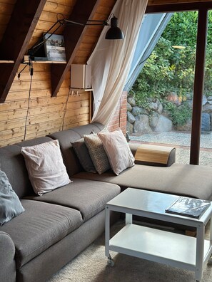 Fireplace, books, stereo