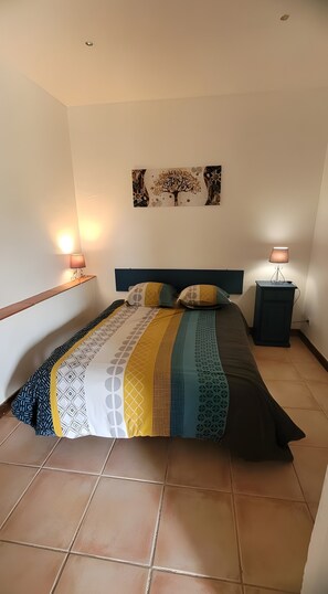 Fer et planche à repasser, Wi-Fi, draps fournis