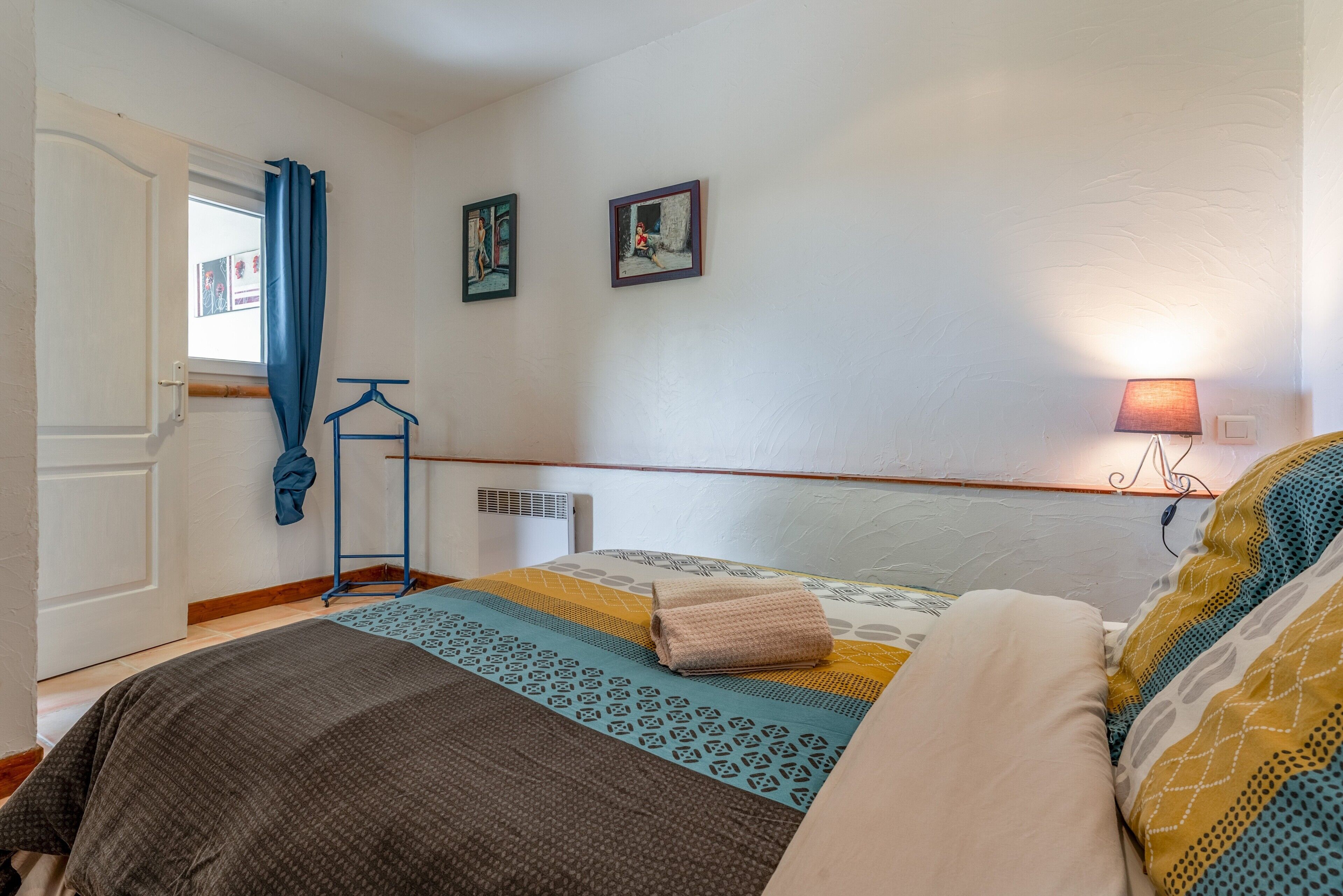 1 chambre, fer et planche à repasser, Wi-Fi, draps fournis