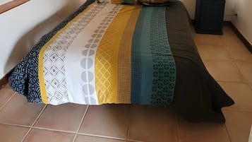 Silitysrauta/-lauta, Wi-Fi, vuodevaatteet