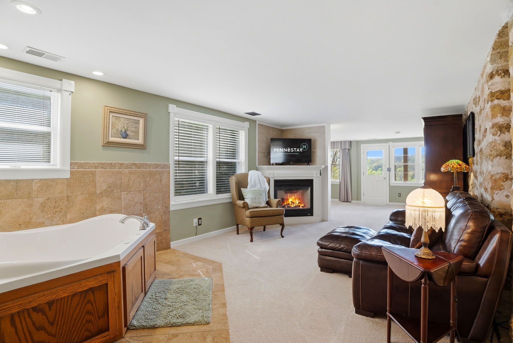 Studio (Multiple Bedrooms) | Property amenity