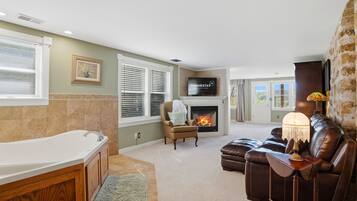 Studio (Multiple Bedrooms) | Property amenity