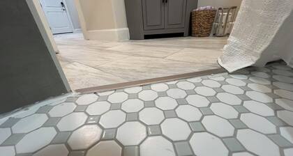 2-bedroom home in serene Laredo with AC, private parking, and 2 King-size beds.