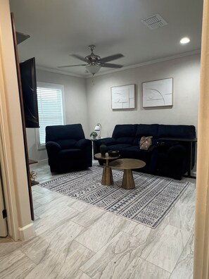 صورة غير مصنفة، 2 من 36، زرّ