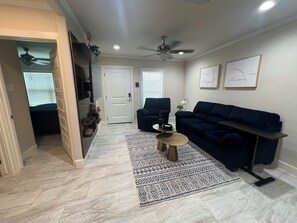 صورة غير مصنفة، 3 من 36، زرّ