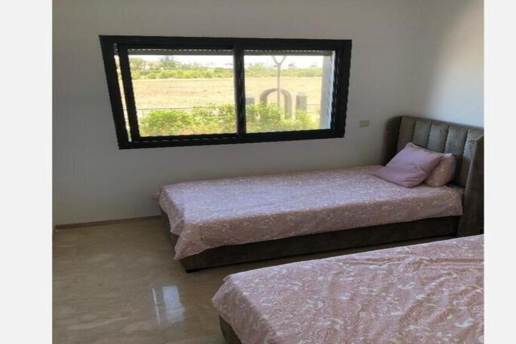 2 bedrooms, iron/ironing board, internet, bed sheets