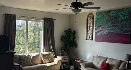 Spacious 4-bedroom house in Hays near Sunrise Park