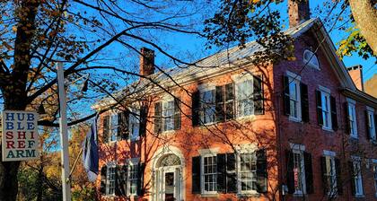 Private Loft Apartment @ Hubble Shire Farm
