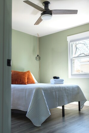 Internet, bed sheets