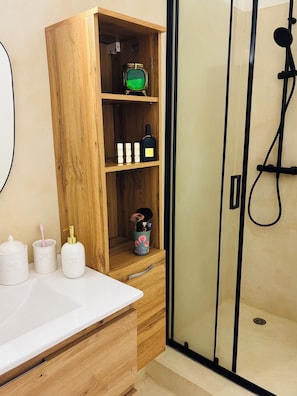 Towels, toilet paper - Studio a la felicita! (Ajaccio)