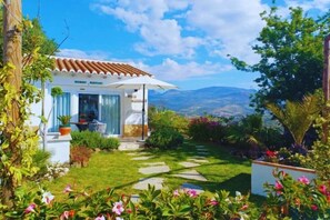 Property grounds - Casita Johanna: Rental for 2 on the Costa del Sol (Viñuela)