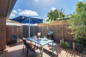 Unclassified image, 2 of 38, button