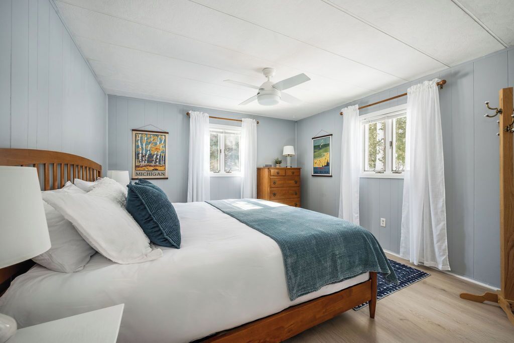 3 bedrooms, WiFi (free), bed sheets