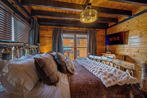 Iron/ironing board, travel crib, free WiFi, bed sheets