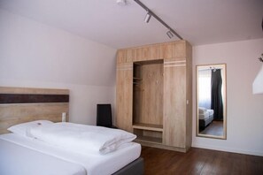 Imej tidak diklasifikasikan, 5 daripada 9, butang