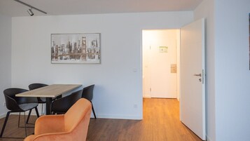Basic Apartment | Living area | TV
