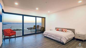 Ferros/tábuas de passar roupa, Wi-Fi, roupa de cama