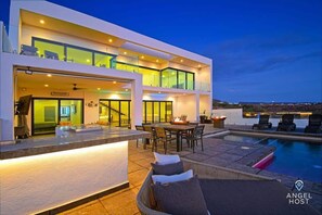 Outdoor dining - Infinity Pool, Bay Views, BBQ, Walk to Beach (La Paz)