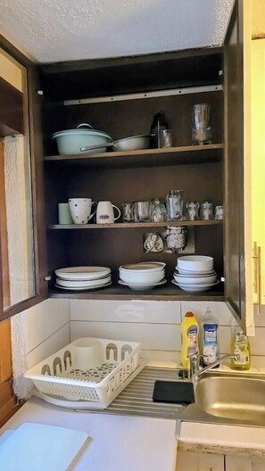Private kitchen - Spacious fitter's house with garden Parking spaces Fully equipped Available immediately (Engelsbrand)