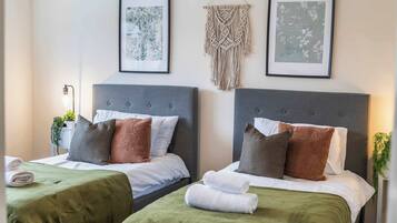 Iron/ironing board, WiFi, bed sheets