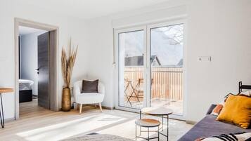 Apartment, Balkon, Bergblick | Wohnbereich