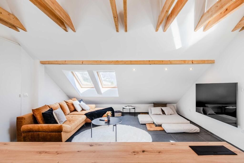 Apartment, Balkon, Bergblick | Wohnbereich
