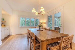 Dining - Walk to Beach + Golf Views | Palmetto Dunes (Hilton Head Island)