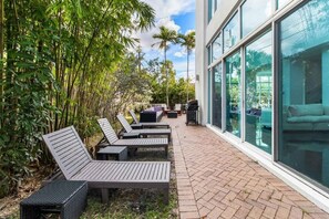 Terrace/patio - Villa Bali  Jacuzzi Pool Room (Fort Lauderdale)