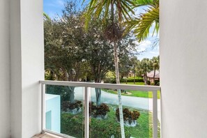 Comfort Villa, Garden View | Balcony view - Villa Bali  Jacuzzi Pool Room (Fort Lauderdale)