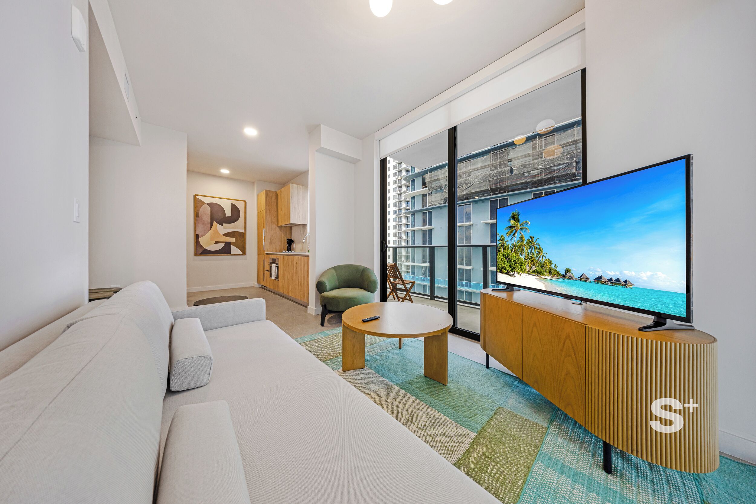 콘도, 발코니, 시내 전망 | 거실 공간