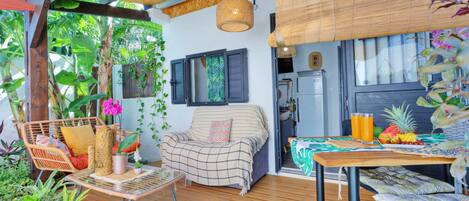 屋外ダイニングエリア