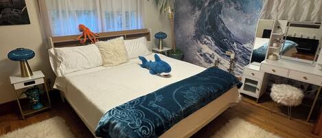 Iron/ironing board, WiFi, bed sheets