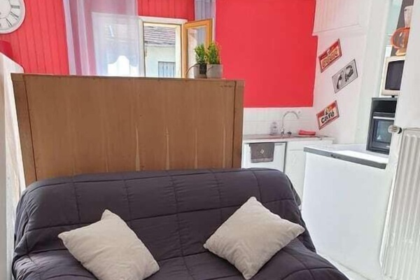 Living area image 1