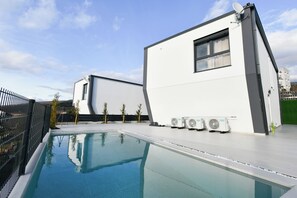 Unclassified image, 5 of 20, button - Luxury villa with an indoor pool in a tourist destination (Jadranovo)