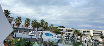 Marina❄️ avec vue sur les bateaux 🌊 !