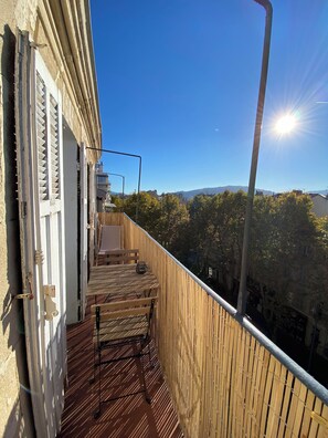 Unclassified image, 2 of 23, button - Vrbo Property (Marseille)