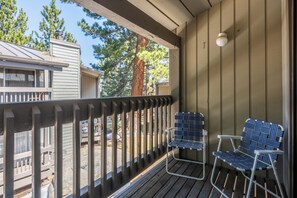 Property grounds - Close to Eagle Lodge! Fireplace! Balcony! (Mammoth Lakes)