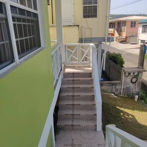 คอมฟอร์ทอพาร์ทเมนท์, ระเบียง, วิวทะเล | การตกแต่งภายนอก