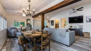 Casa Albanese on Farlain Lake | Coin séjour