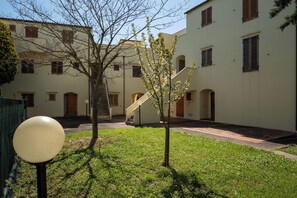Property grounds - La casa di Rosella - One Bedroom Apartment, Sleeps 4 (Marcelli)