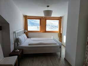 Apartamento, balcón, vistas a la montaña