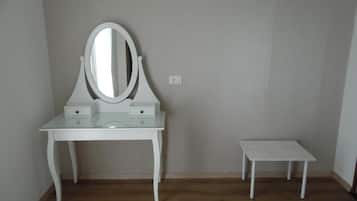 Double Room, Balcony, Mountain View | Interior