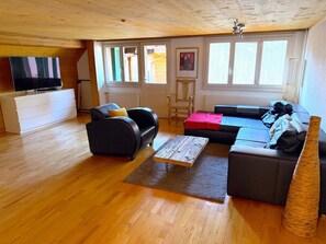 TV - Concierge, Swiss Alps Scenic Views by SwissHut (Sigriswil)