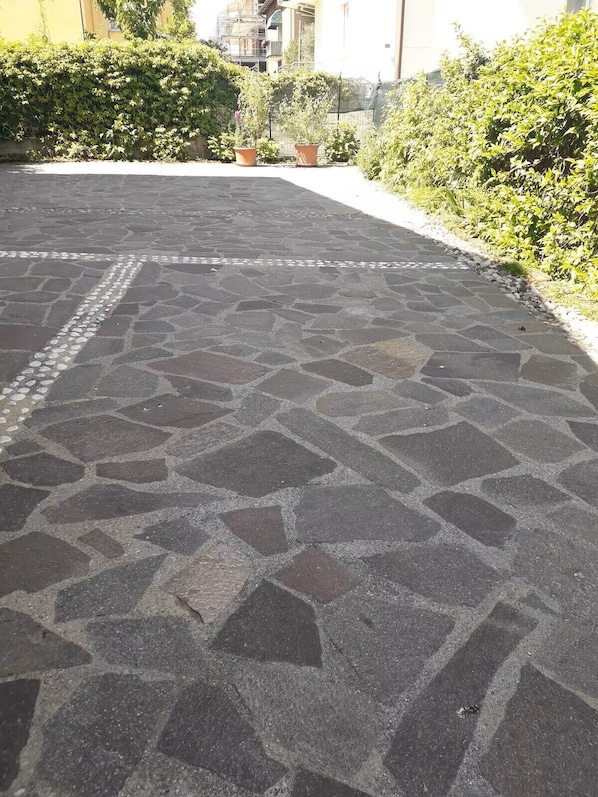 Property grounds - Spacious studio apartment near the lake (Peschiera del Garda)