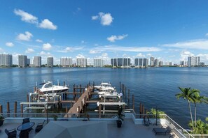 Terrace/patio - Le Montcalm 303 STR-03619 (Sunny Isles Beach)