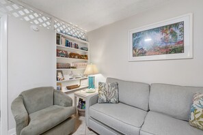 Smart TV, books - Gulf Village 201 | Sleeps 4 Beachfront West Beach (Gulf Shores)