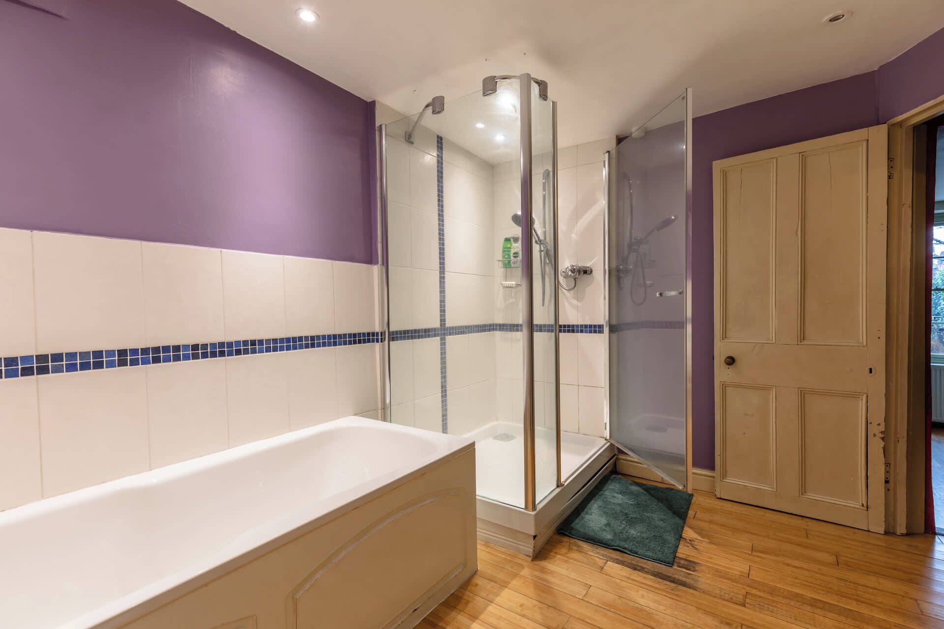 Shower, shampoo
